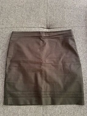Mini jupe satinée gris noir
